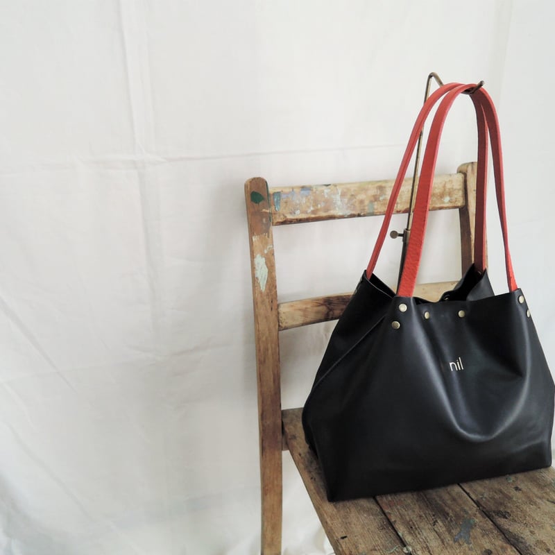 nil】レザー トートバッグ S 変形2way 金箔 箔押しロゴ入り nil】レザー トートバッグ S 変形2way 金箔 箔押しロゴ入り