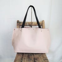 【nil】レザー トートバッグ M 変形2way 金箔 箔押しロゴ入り ベージュピンク  nl-016 M