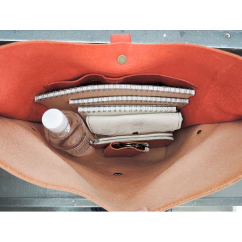 ブラウンレザー メッセンジャーバッグ leather-messenger-bag_1500x.