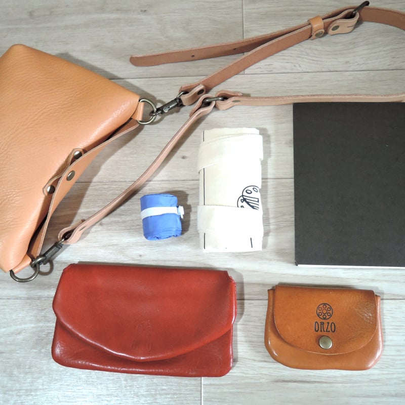 OR402】≪web限定カラー≫2way ミニマルサコッシュ ベージュ【ORZO