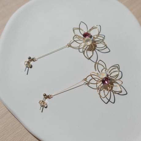 ワイヤーフラワーのピアス