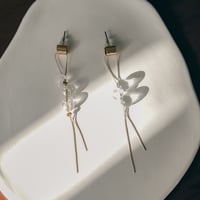ガラス玉ピアス