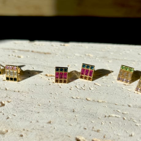 3色ピアス