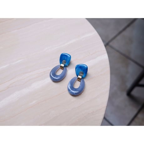 クリアピアス