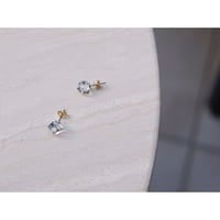 キューブピアス