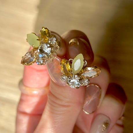 シトラスビジューピアス