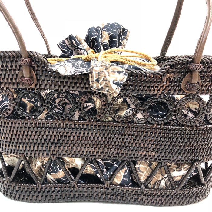 バリ島　ハンドバッグ　新品未使用　アタバッグ　かごバッグ　和装小物　和装用バッグ アタバッグ かごバッグ アタ 編まれた 高級 かご バッグ 蓋付き