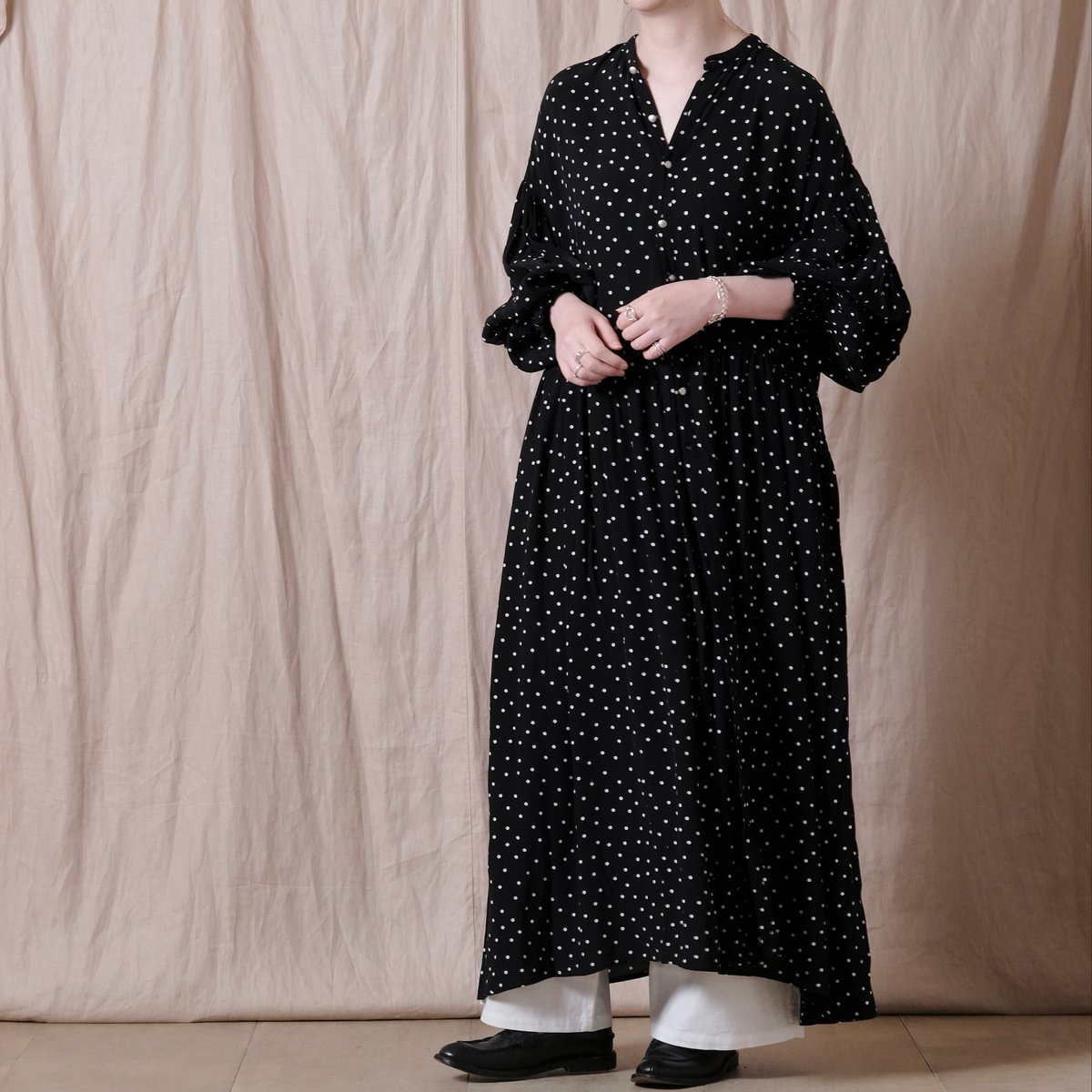 PARIS DE AOUNE】バンドカラーギャザーワンピース/PA253OP015 | cocuu