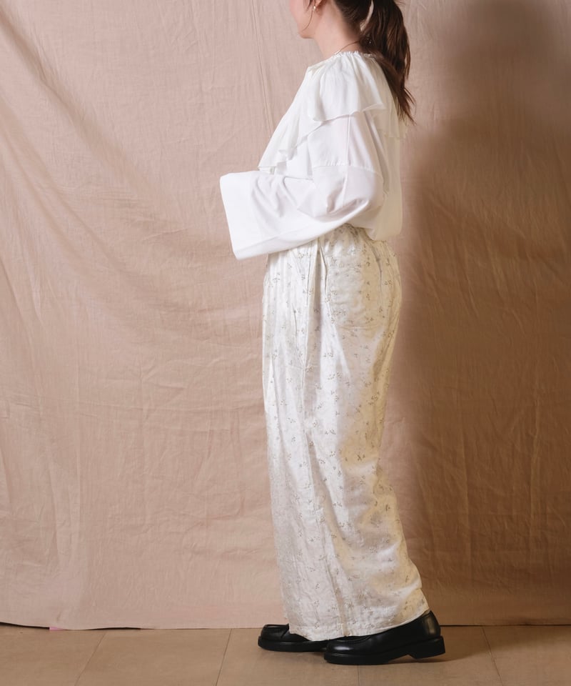 BUNON ブノン　パンツ　刺繍　オフホワイト　白 BUNON ブノン : Embroidery Tuck Pants プリントパンツ(Ecru