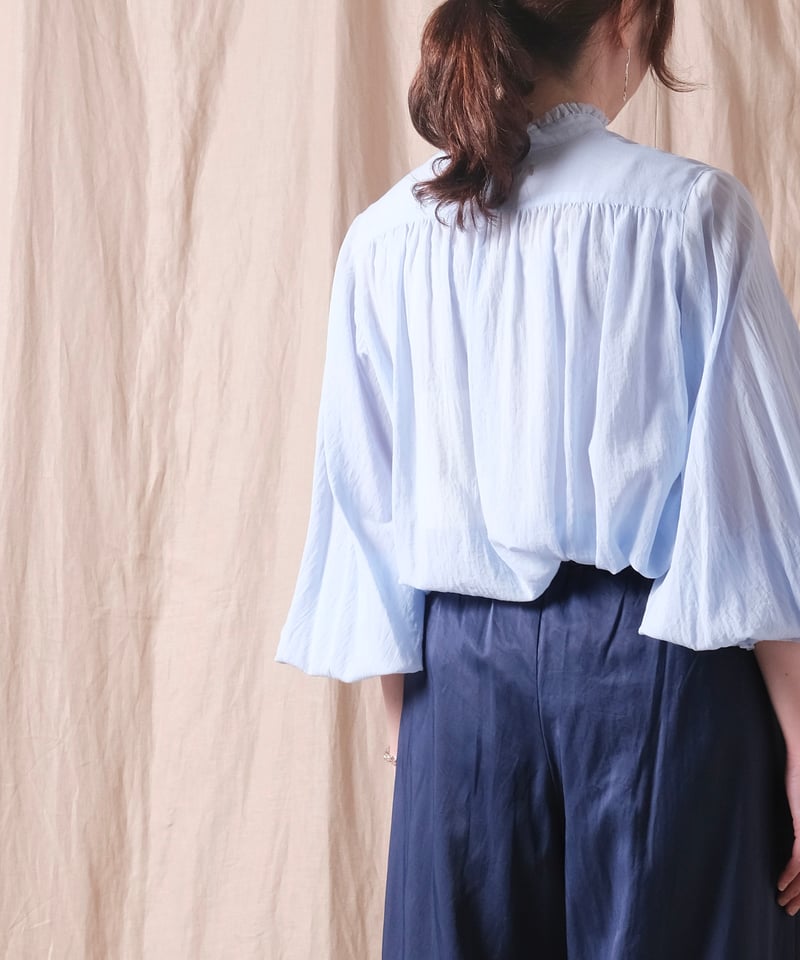 suzuki takayuki】bishop-sleeve blouse | cocuu