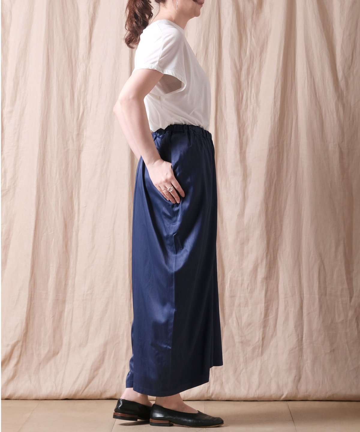 パンツ suzukitakayuki dhoti col.nude 定番アイテムにおしゃれ感をプラス「suzuki takayuki」のパンツ