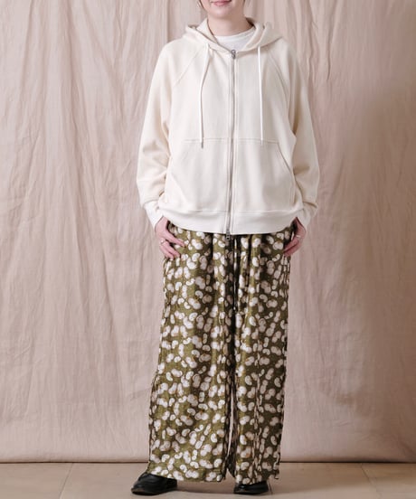 【BUNON】Embroidery Tuck pants