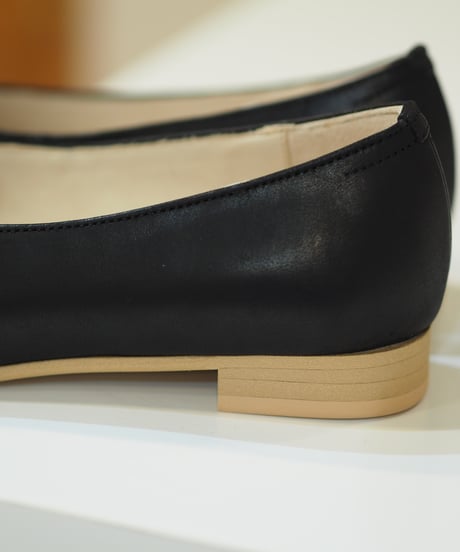 【DELMONACO】V-noji pumps/black