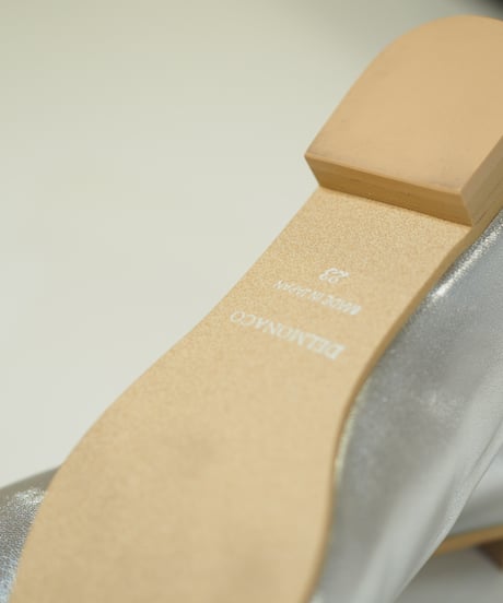 【DELMONACO】Tate-pumps/silver