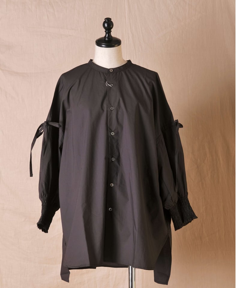 UNIVERSAL TISSU タイプライターシャーリングブラウス UNIVERSAL TISSU】ナチュラルタイプライター シャーリングカフス