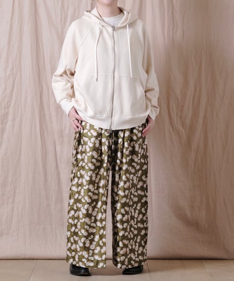 【BUNON】Embroidery Tuck pants