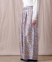 【BUNON】Embroidery Tuck pants