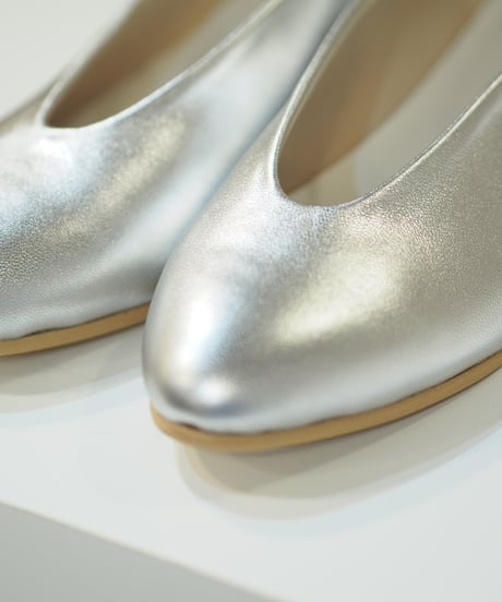 【DELMONACO】Tate-pumps/silver