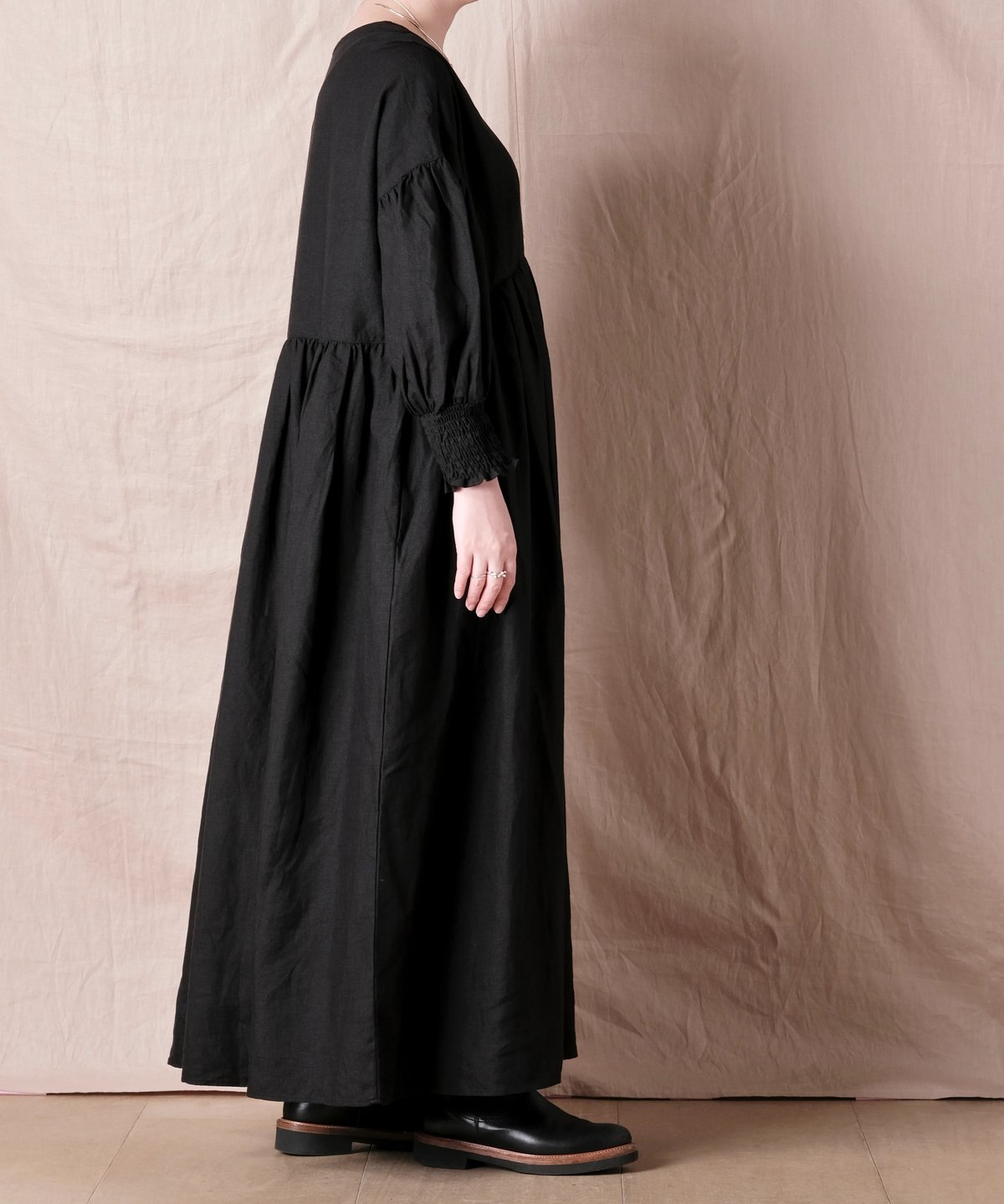 UNIVERSAL TISSU】トリプルワッシャーリネン Vネックワンピース/UT243OP