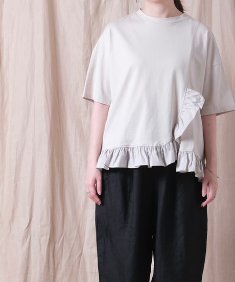 【UNIVERSAL SEVEN】クラシック天竺 フリルＴシャツ/US242CT026