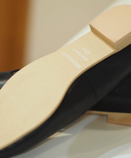 【DELMONACO】V-noji pumps/black