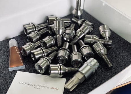 HIGHSPARK JAPAN® 鍛造チタニウム ホイールボルト　5穴
