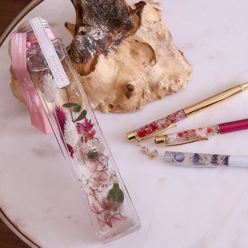 ◇ハーバリウム278 真っ白ジニアのツリーbottle *.:。✿*゜¨