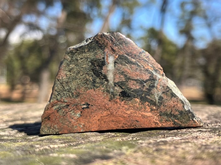 天然瑪瑙】ガマガエルのみちびき石 北海道花石産 瑪瑙 原石 磨き
