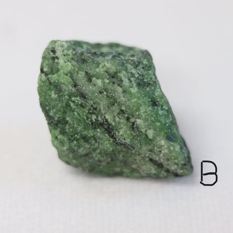 天然石　緑簾石（Epidote）エピドート　鉱物