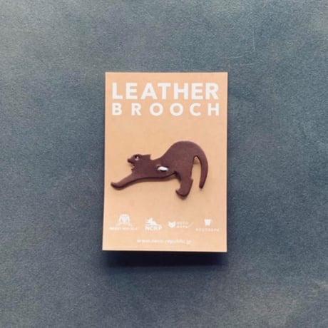 Feline-shaped Leather Brooch O. Roaring Cat