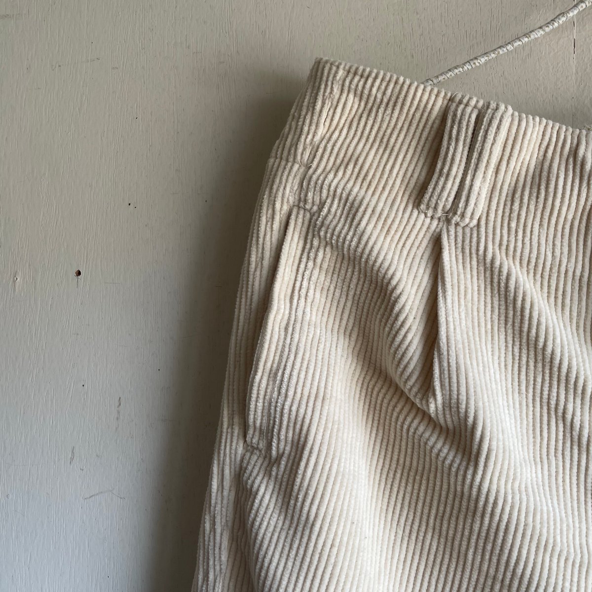 ARCHI:TAPERED CORDUROY PANTS | BTR