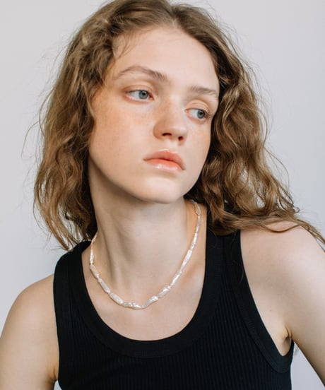 WCJチャーム付きビーズネックレス ホワイト チャーム付きビーズ