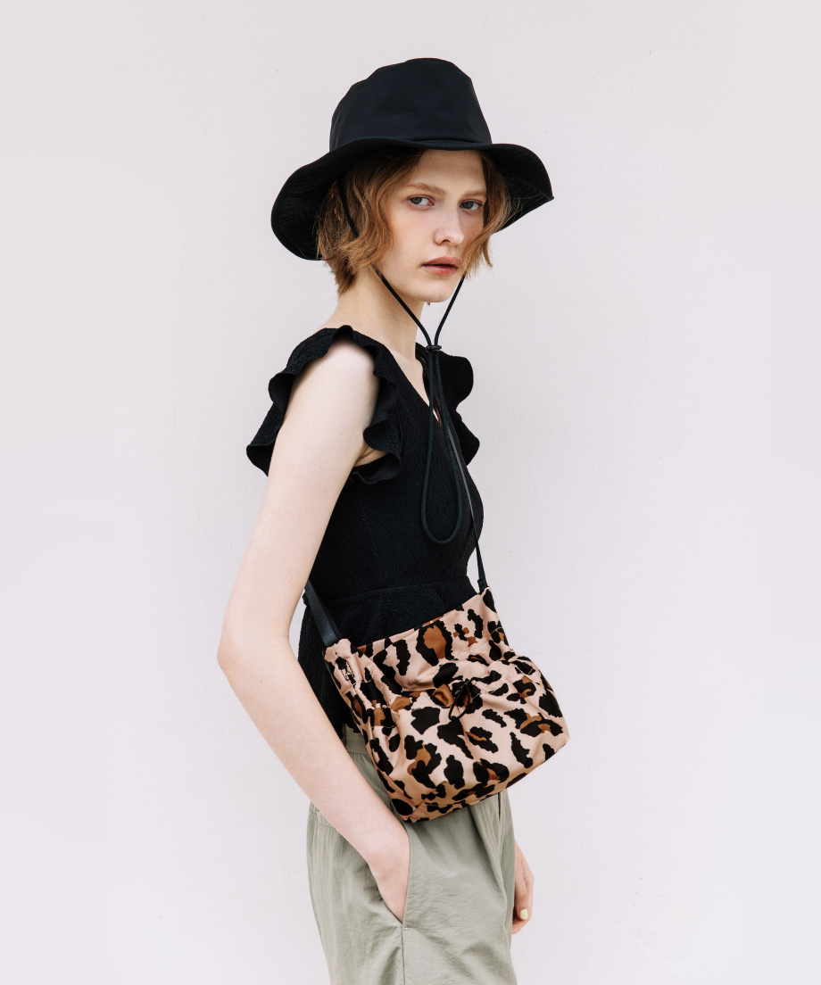 WCJ 　撥水　アニマル柄ショルダーバッグ 撥水】アニマル柄ショルダーバッグ（S）【WCJ-GA-037WHT】 | WCJ