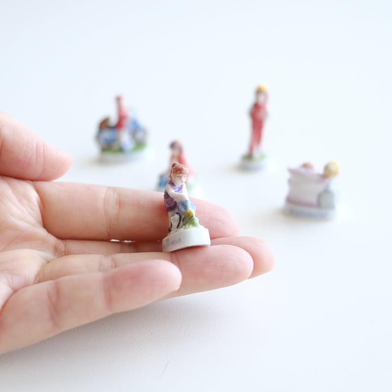 オールドフェーブ / フランスの本の女の子(単品) | Tähti オールドフェーブ / フランスの本の女の子(単品) | Tähti