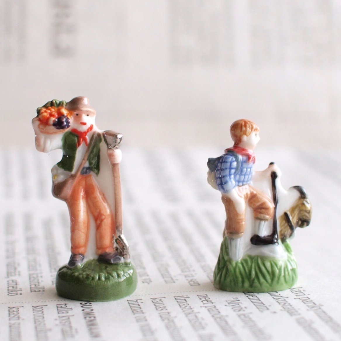 アンティークフェーブ「おじいさんと山羊を連れた少年」 | Tähti