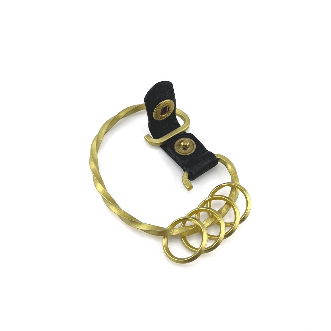 twist keyring(brass) | TRAD