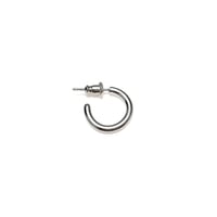 round shape silver pierce (s)