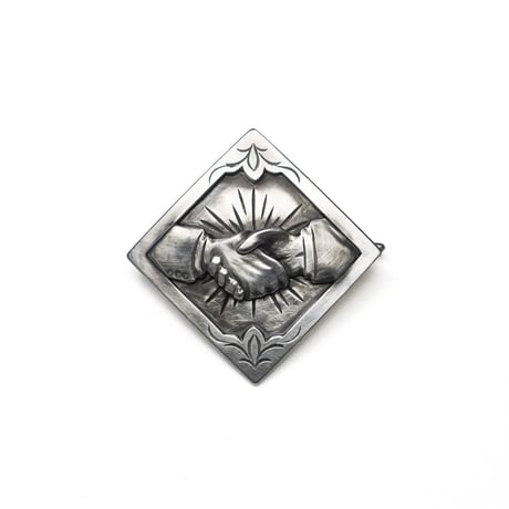 shake hands brooch