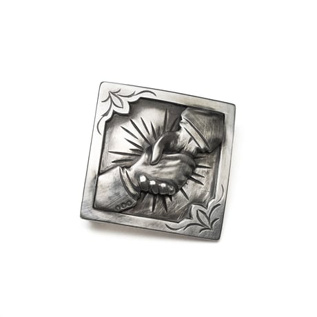 shake hands brooch