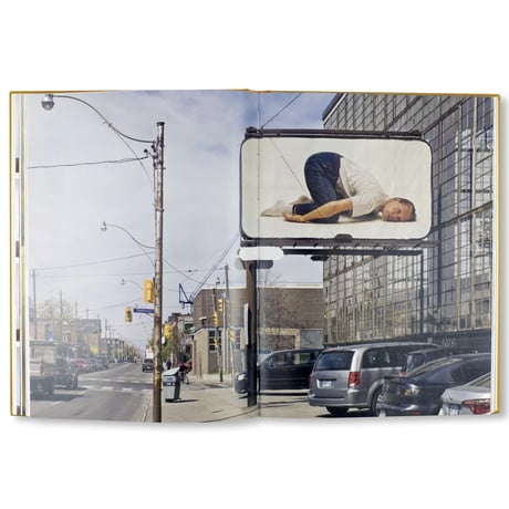 MOM ｜ Charlie Engman（チャーリー・エングマン）