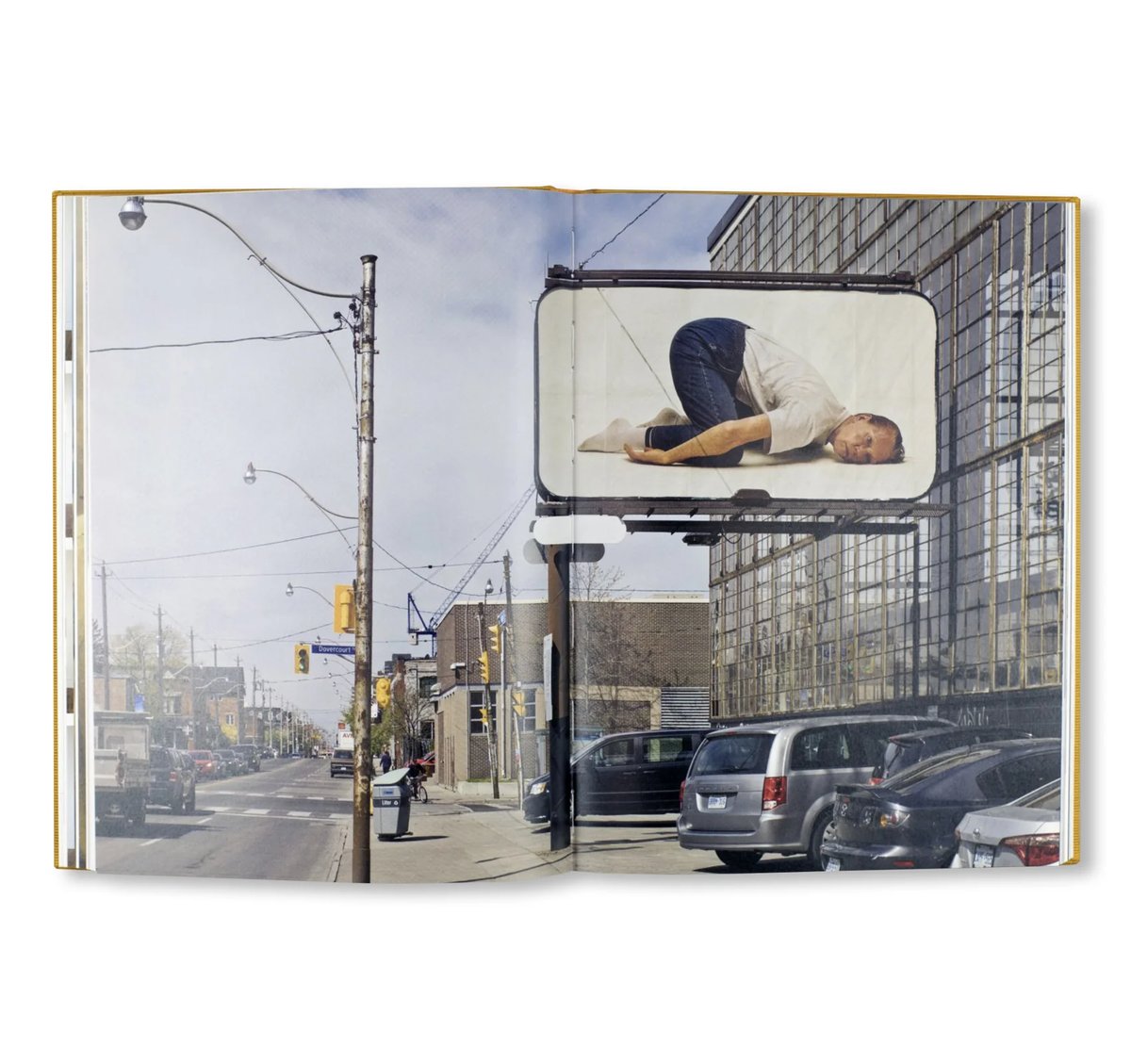 MOM ｜ Charlie Engman（チャーリー・エングマン） | POETIC SCAP