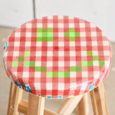 COATING STOOL SMILE & RED PLAID