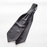 Holiday&Brown Ascot Tie/Grey Paisley