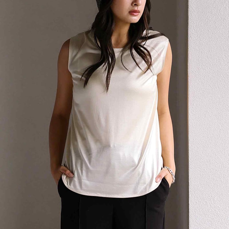新品　未使用　カシミア　シルク　カシシル　ノースリーブ SISIA】シルク ノースリーブ | & Silk