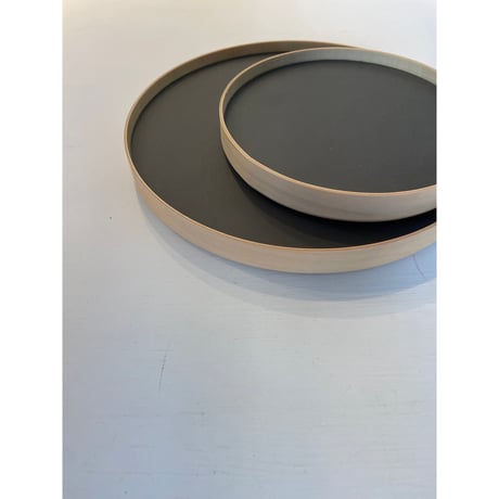 Round tray