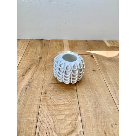 white thing