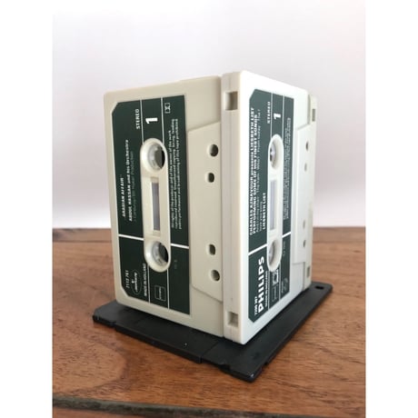 cassette tape ○
