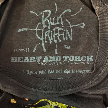 リック グリフィン・サーフィン アイボール・ガーメントダイ Tシャツ Rick Griffin x Hurley) (U.S.A. 中古衣料品)
