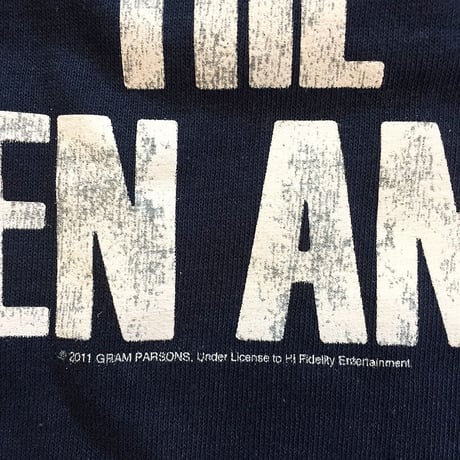 グラム パーソンズ ＆ザ フォーレン エンジェルズ・オールド スクール Tシャツ (ネイビー)