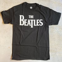 ザ ビートルズ・クラシック ホワイト ロゴ Tシャツ (ブラック)